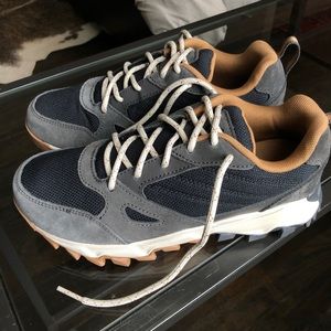 Columbia IVO Trail Shoe Women's 6 NWT